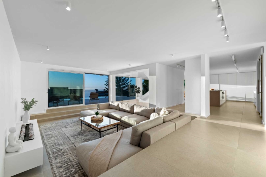 5 Bedroom Property for Sale in Camps Bay Western Cape